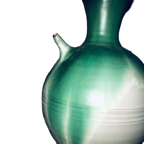 Vintage Made in Spain Drip Glaze Spout Ceramic Fluted Spitoon Vase - Picture 7 of 8